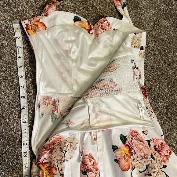 Kentucky Derby Floral Dress - Picture 11 of 15